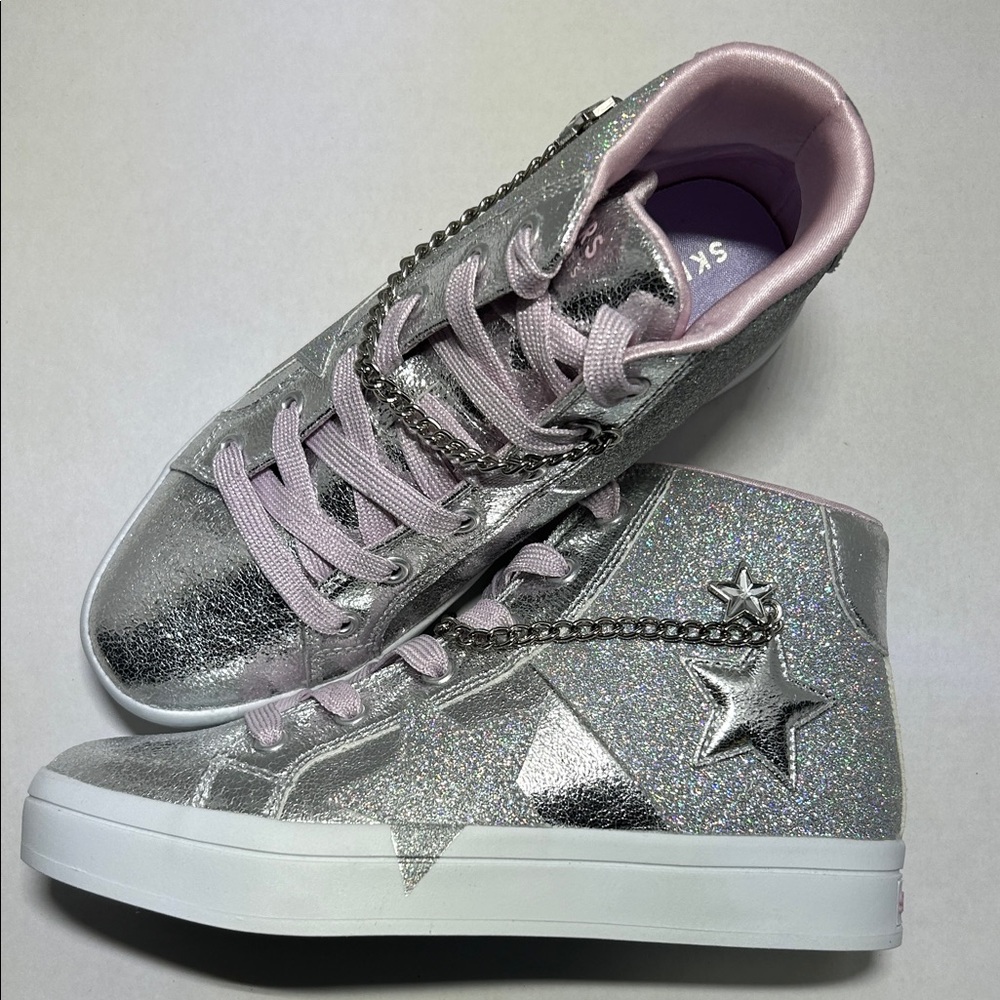 Skechers Shimmering Silver & Pink Girls Hightop Lace Up Sneakers. NWOB Size 4.5